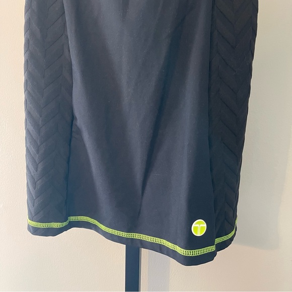 TRINA TURK WOMEN'S ACTIVE DRAPED JACQUARD MESH-INSET TANK TOP
BLACK - Picture 7 of 13